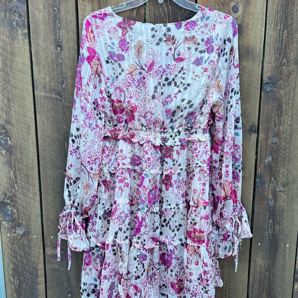 Free People effortlessly femme with babydoll style and balloon sleeves with ties - Picture 1 of 6